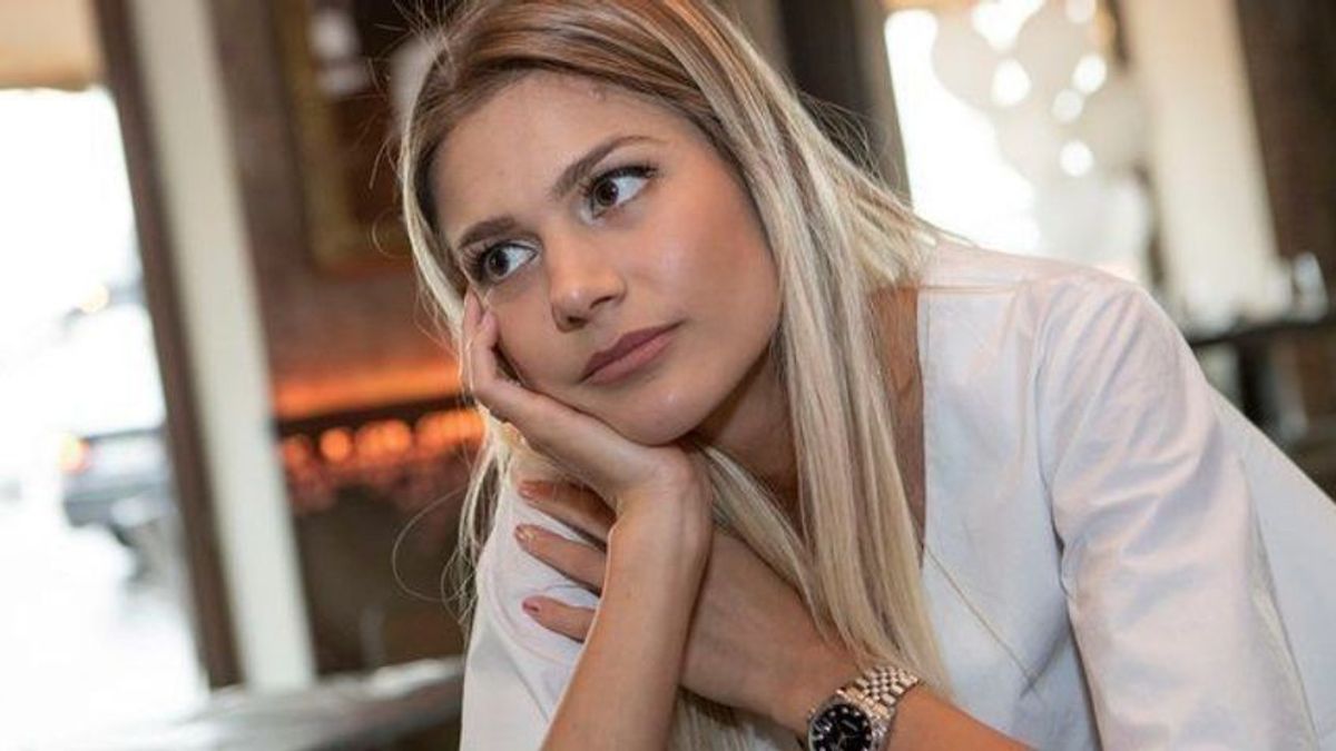 Merész! Weisz Fanni rövidre vágatta a haját
