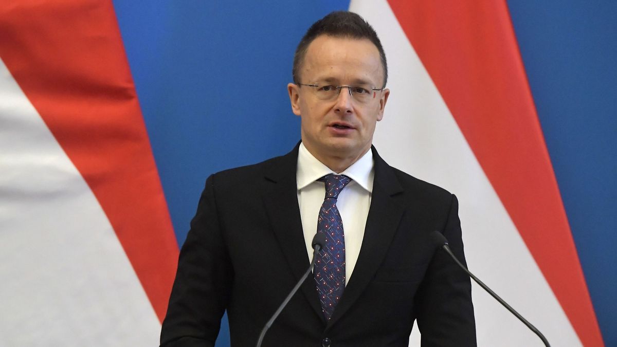 Szijjártó: radikális változásra van szükség a brüsszeli migrációs politikában (videó)
