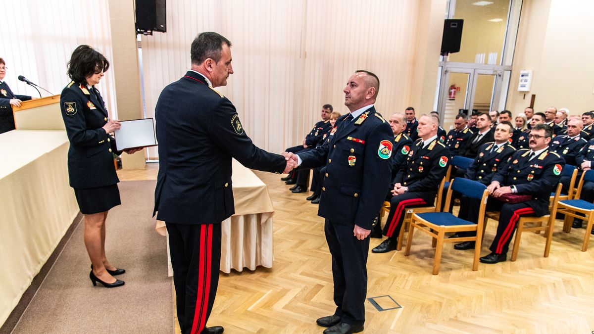 Elismerés harmincöt év szolgálatért