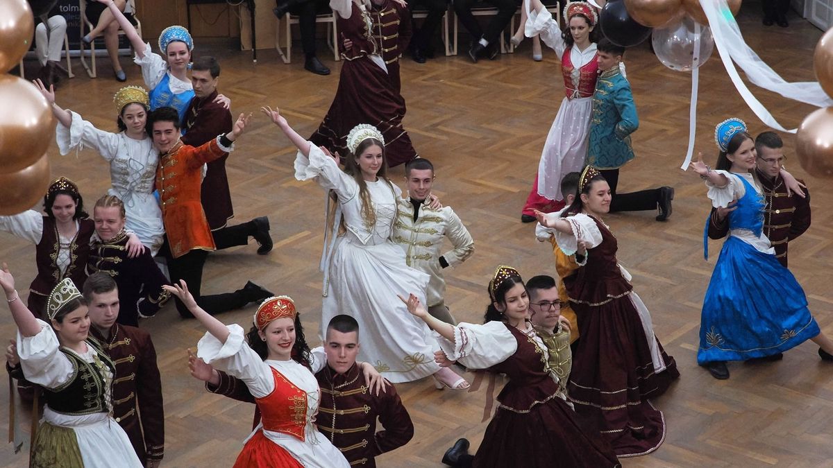 Húsz év után rendeztek Veszprémben Ipari-bált