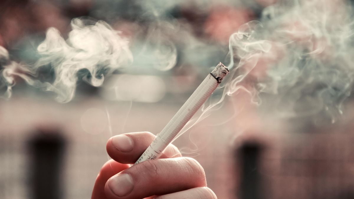 Zárjegy nélküli cigarettáért milliós bírság