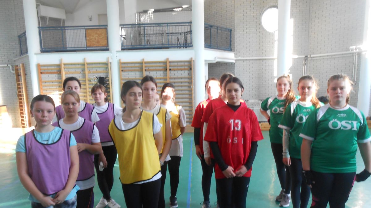 Sportos módon szomszédoltak az iskolák Ősiben