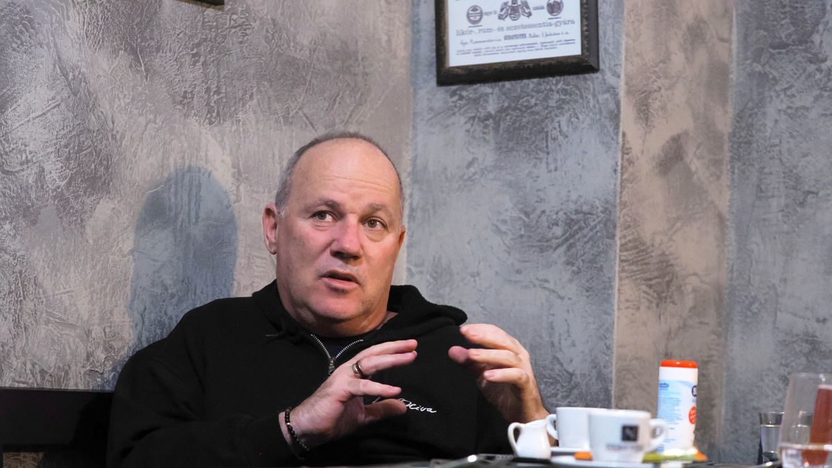 Mészáros Zoltán veszprémi fesztiváligazgató: könyv és film őrzi a húsz év fellépőit