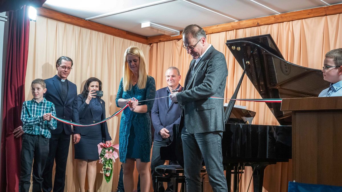 Hangok és emberek közössége: Kawai zongorával gazdagodott Lesencefalu