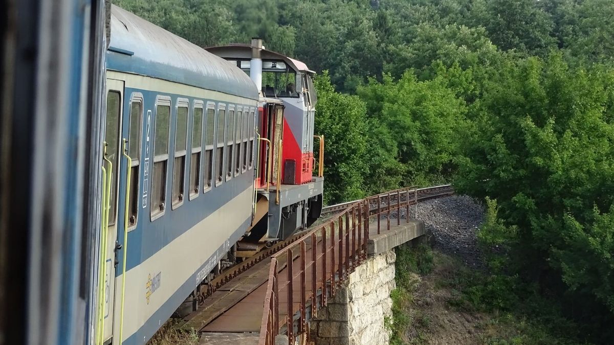 Helyreállítják a gyulafirátóti vasúti viaduktokat