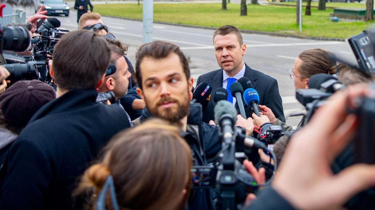Így válaszolt Menczer Tamás az újságírók kérdéseire (videó)