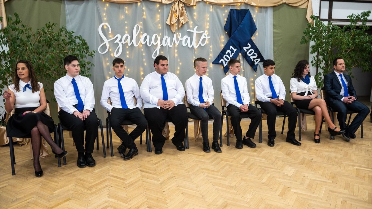 Csak a kitartó munka hozhat eredményt - Szalagavatót tartottak Ajkán