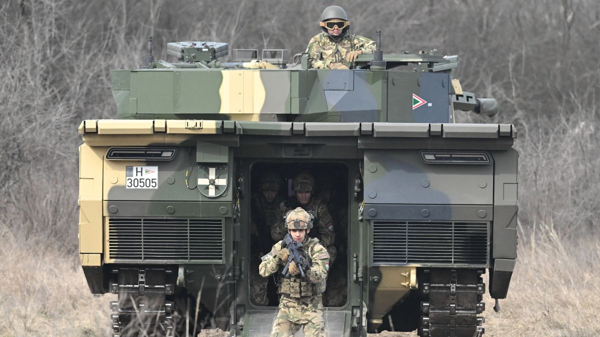 A magyar hadsereg legújabb büszkeségei, a Lynx alatt remegett a föld Táborfalván (videó)