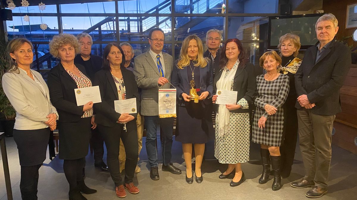 Átadta az adományokat a Balatonfüred Lions Club elnöke