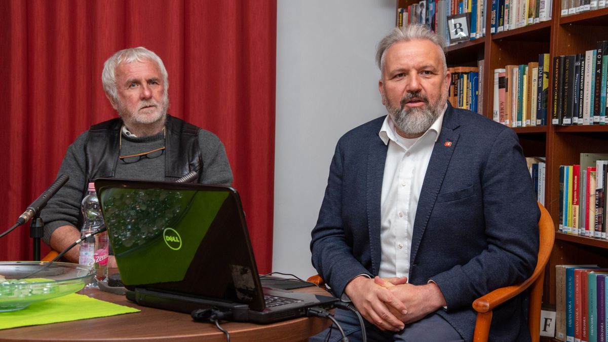 A vízimentők vezetője tartott előadást Révfülöpön