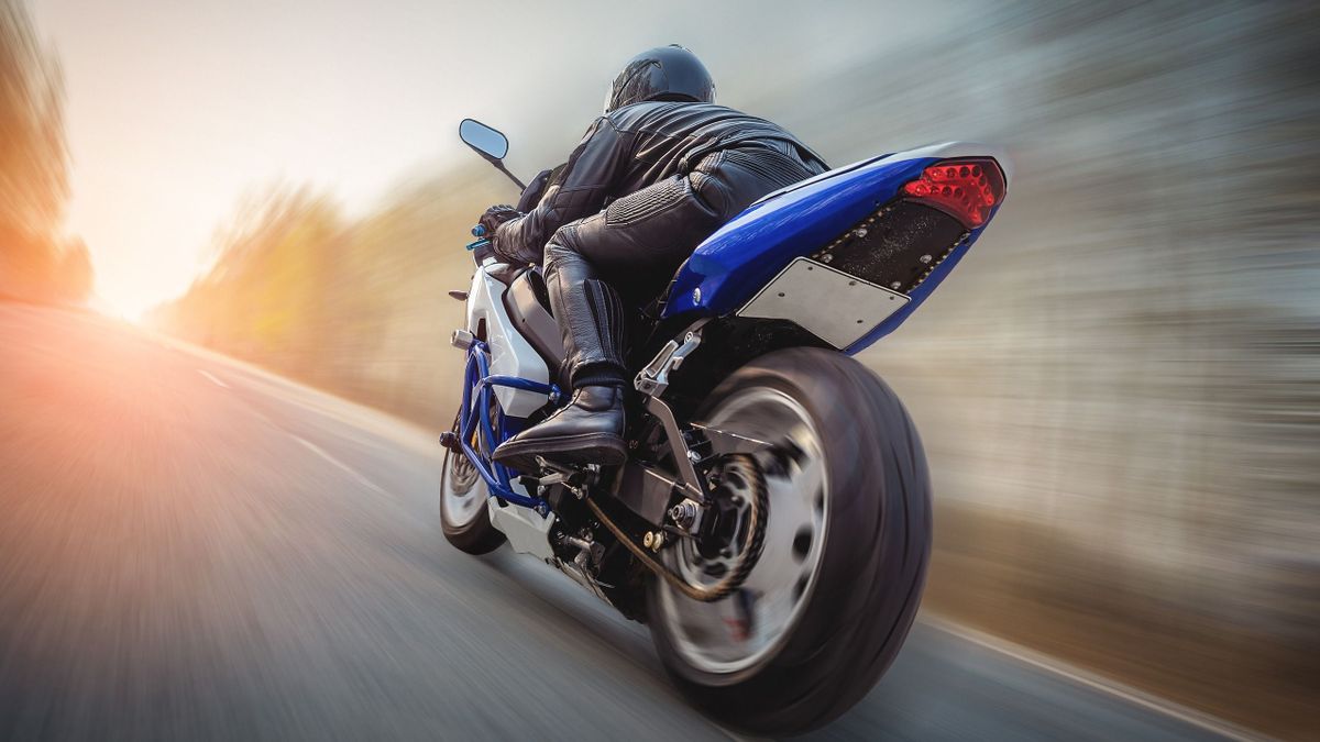 Szándékosan a gyalogosok közé hajtott egy motoros a 17. kerületben
