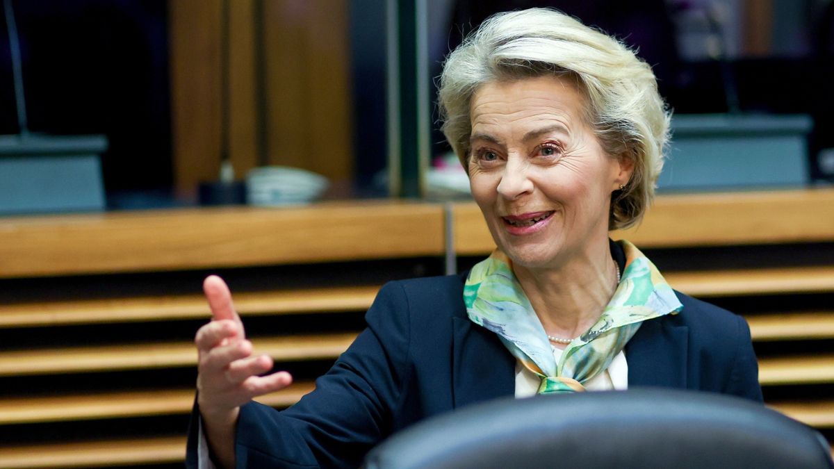 Brüsszeli pénzből ajnározza a hazai balos sajtó az Európai Uniót