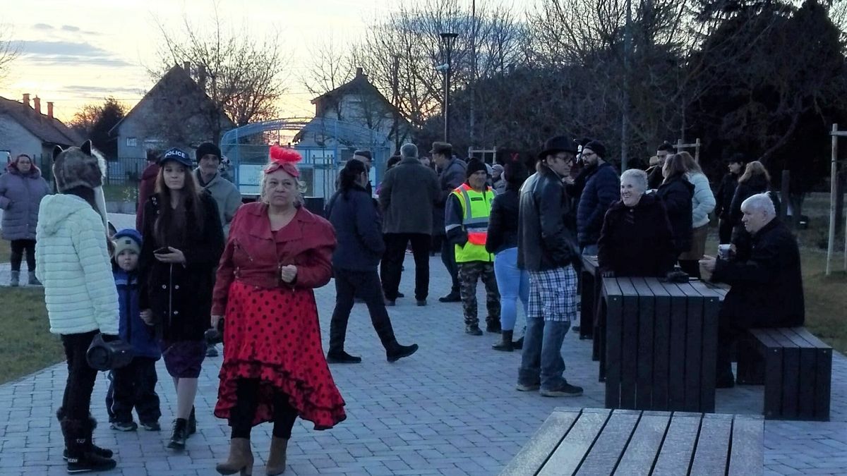 Fánktól a forralt borig – először, de nem utoljára volt farsangi felvonulás Berhidán