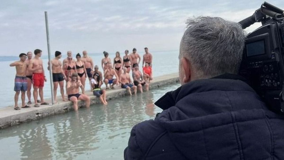 Perui fiatalember is csobbant a Balatonban - Hatalmas élmény a téli fürdőzés!