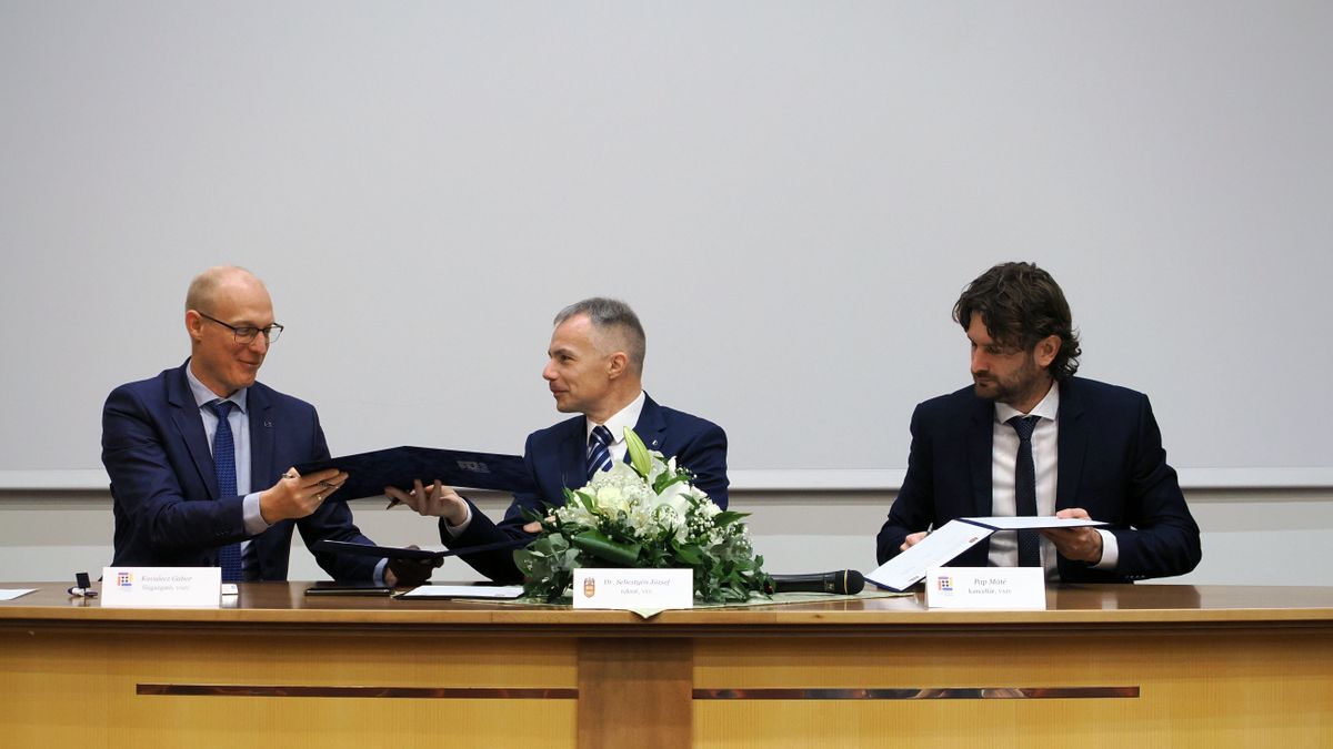 Együttműködési megállapodást írt alá a Veszprémi Szakképzési Centrum és a Veszprémi Érseki Főiskola