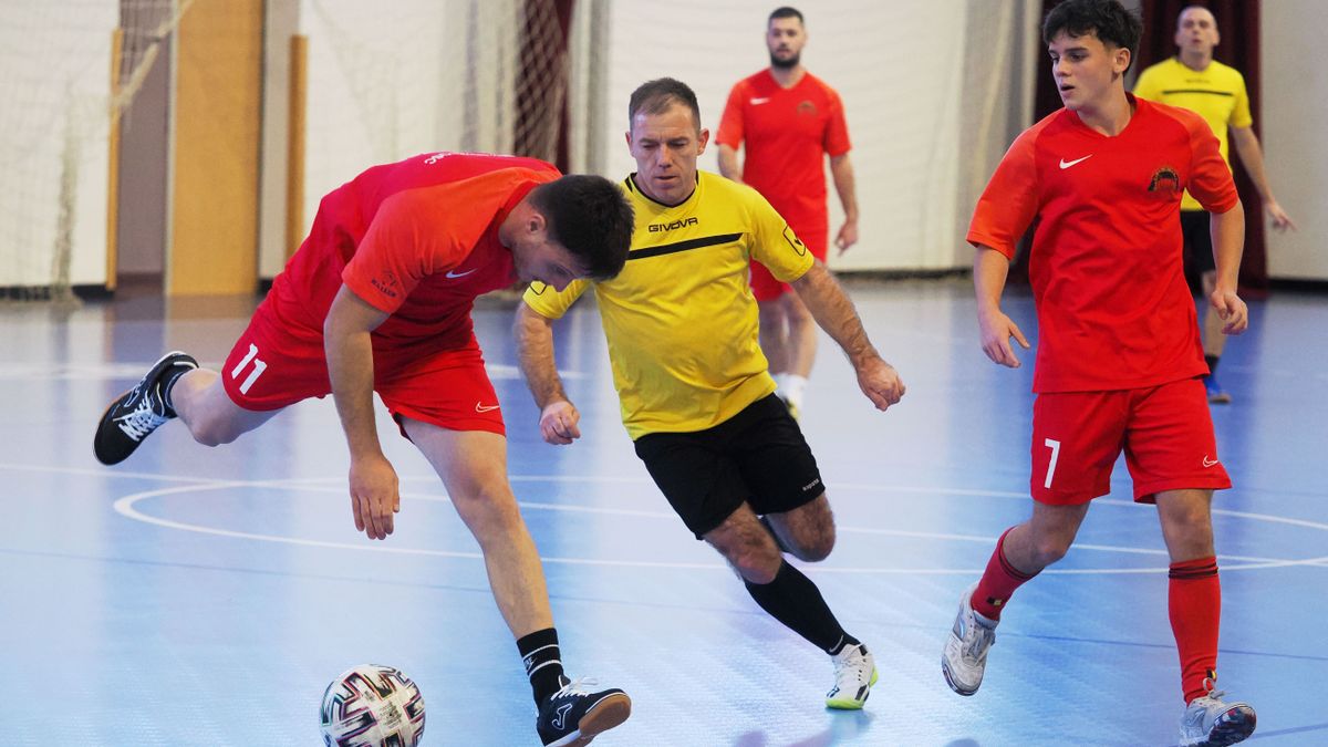 Nagy a küzdelem a füredi sportcsarnokban