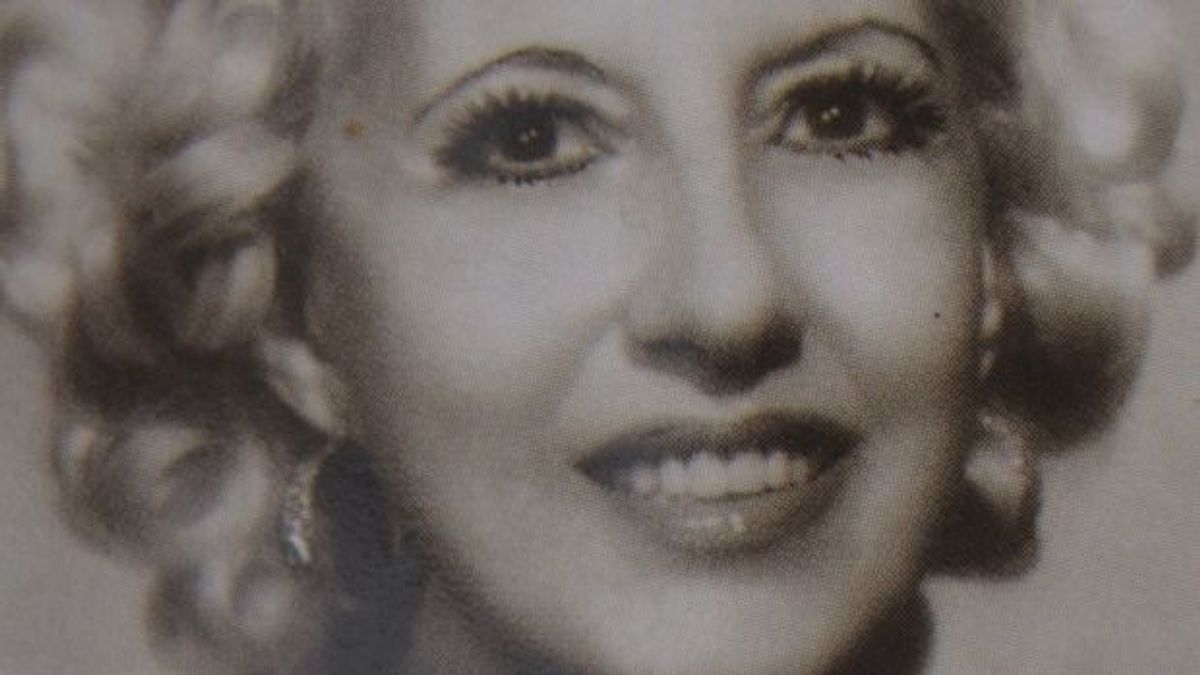 Claire Kenneth regényes élete és élete regényei