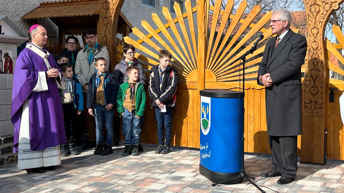 Régi álmuk valósult meg a keresztúttal a lesenceistvándiaknak