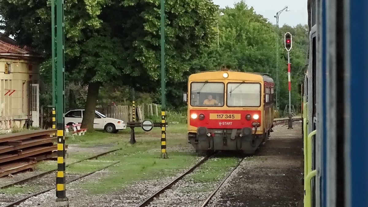 Rosszul indul a hétvége a vasúton: csúszásban az Intercity-k a Bakonyban