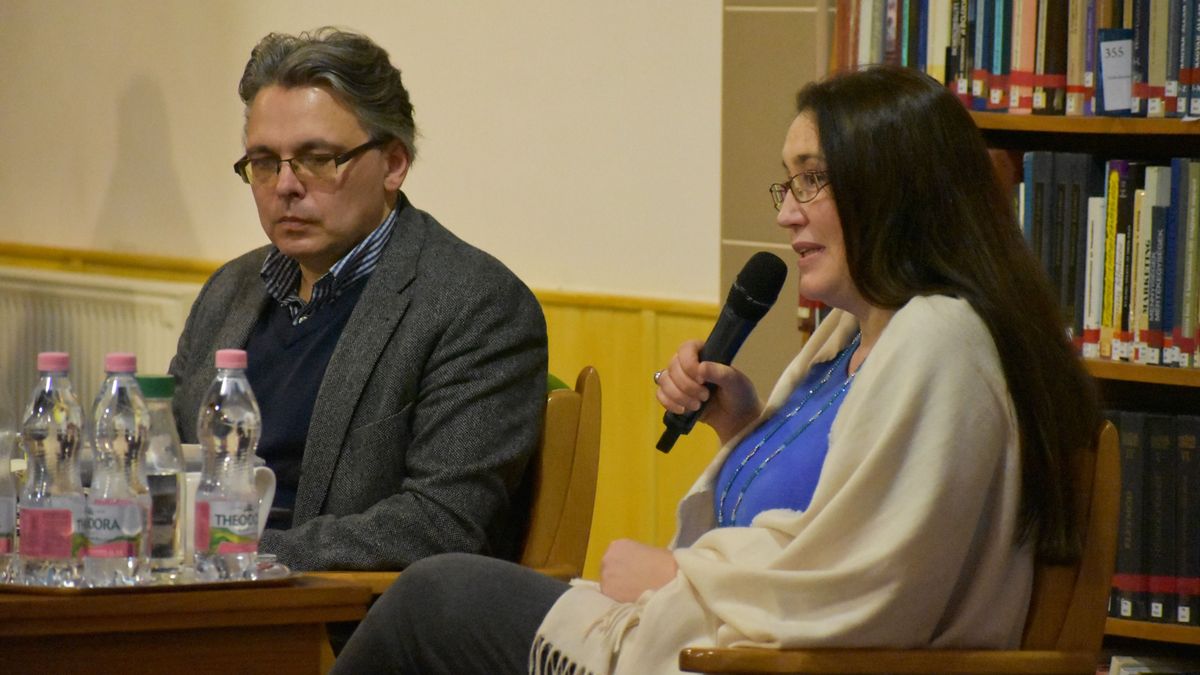 Műhelytitkokra is fény derült Dragomán György és Szabó T. Anna pápai estjén