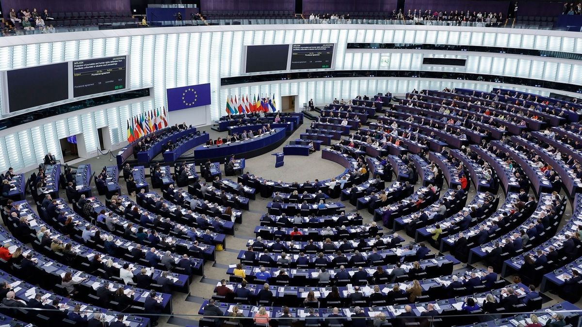 Perrel késleltetnék az EU-s pénzek kifizetését (videó)