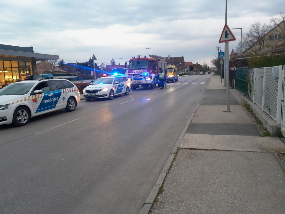 Súlyos baleset történt Balatonfüreden, busznak csapódott egy autó