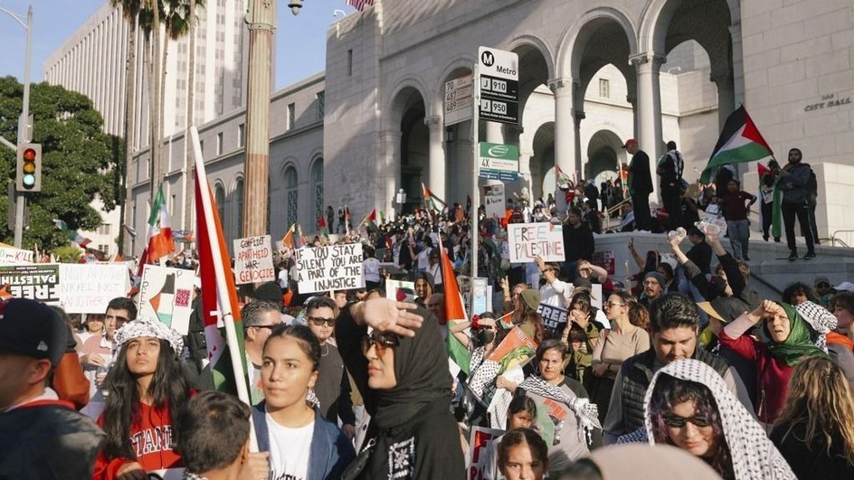 Izrael-ellenes tüntetők masíroztak Los Angeles utcáin az Oscar-gála napján – frissül
