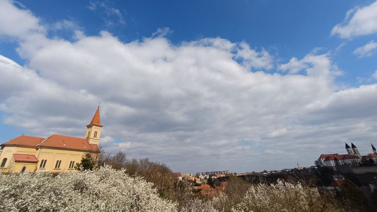 Tavasz van, Veszprémben is milyen szép tavasz van
