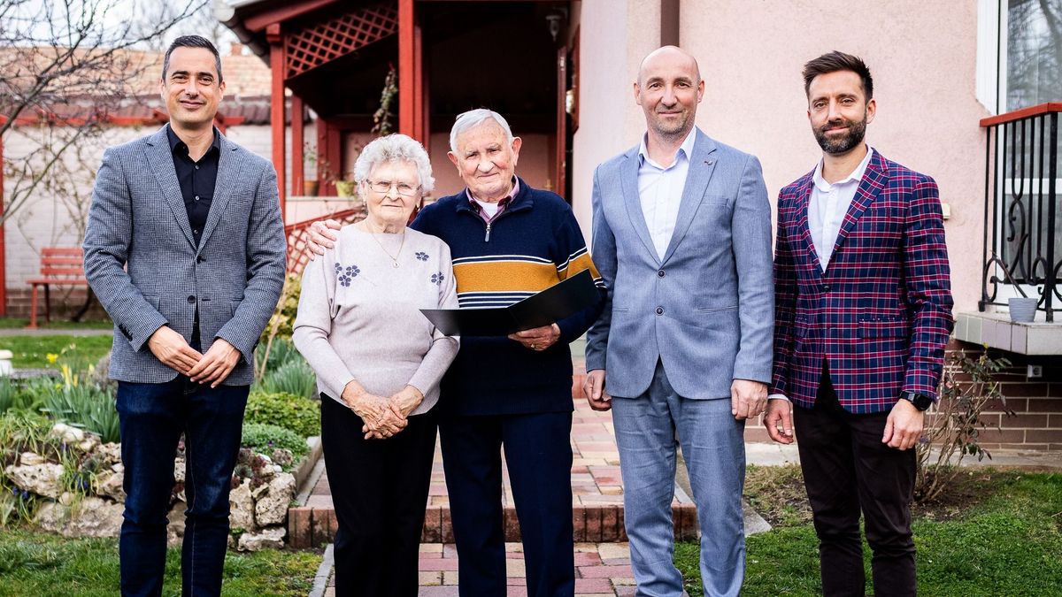 Kilencven dolgos esztendő