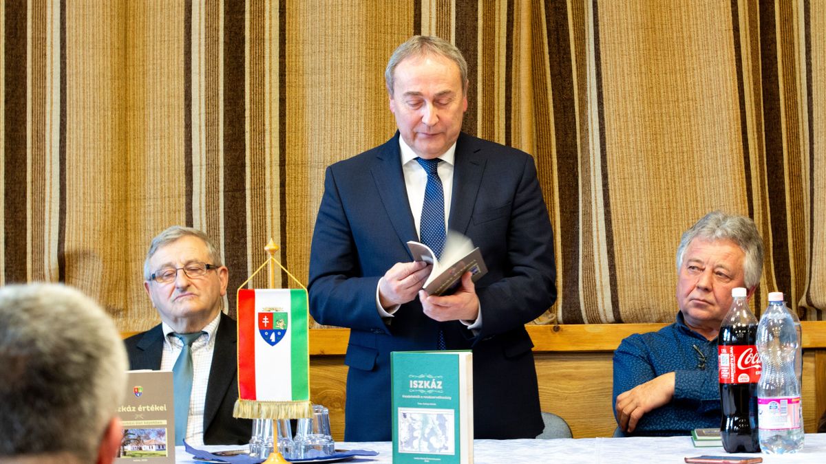 Könyvbemutató Iszkázon - Egy település rejtett kincsei és szépségei