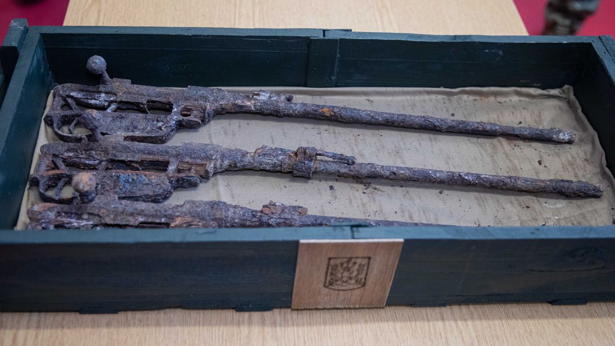 Visszakerültek Veszprémbe a különleges fegyvermaradványok (galéria)
