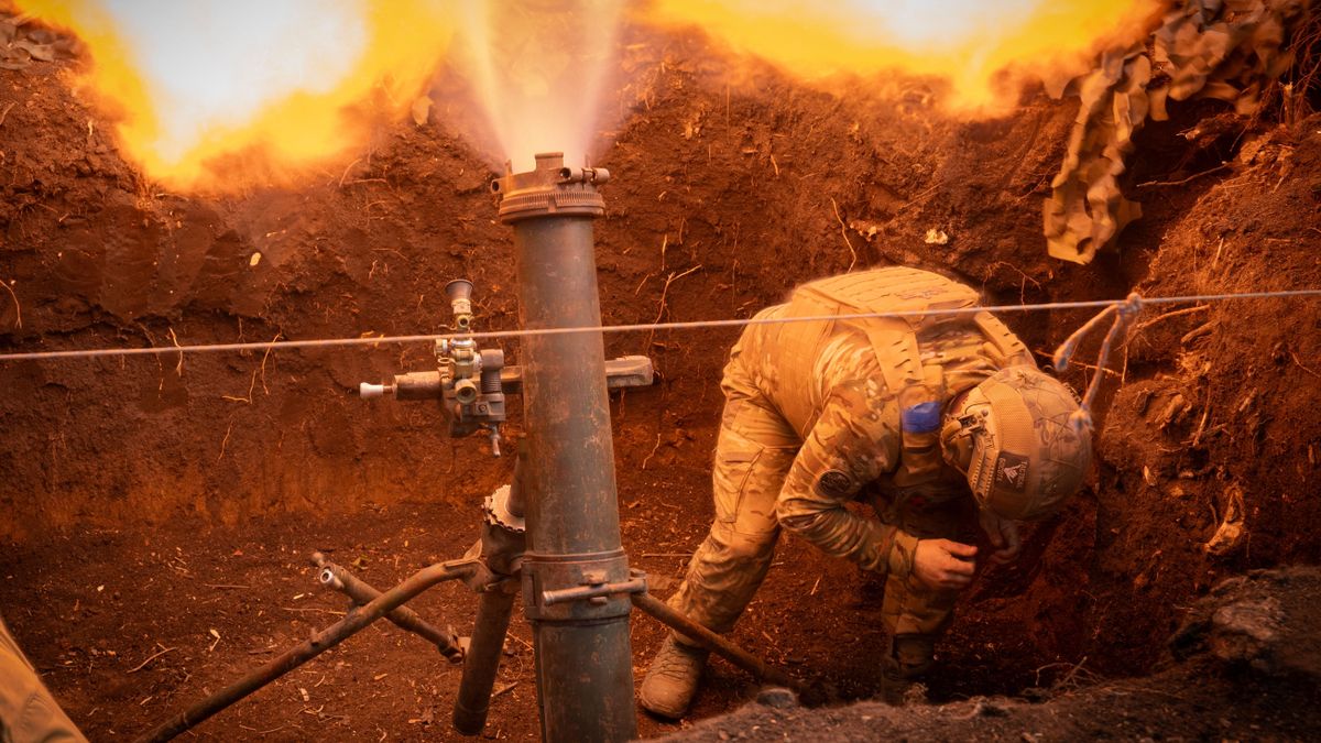 Egy hét alatt közel 400 légibombát, 50 drónt és 40 rakétát lőttek ukrán területre az oroszok – frissül