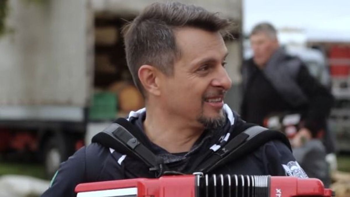 Az utolsó fillérjét is ellopták az ország kedvenc harmonikásának