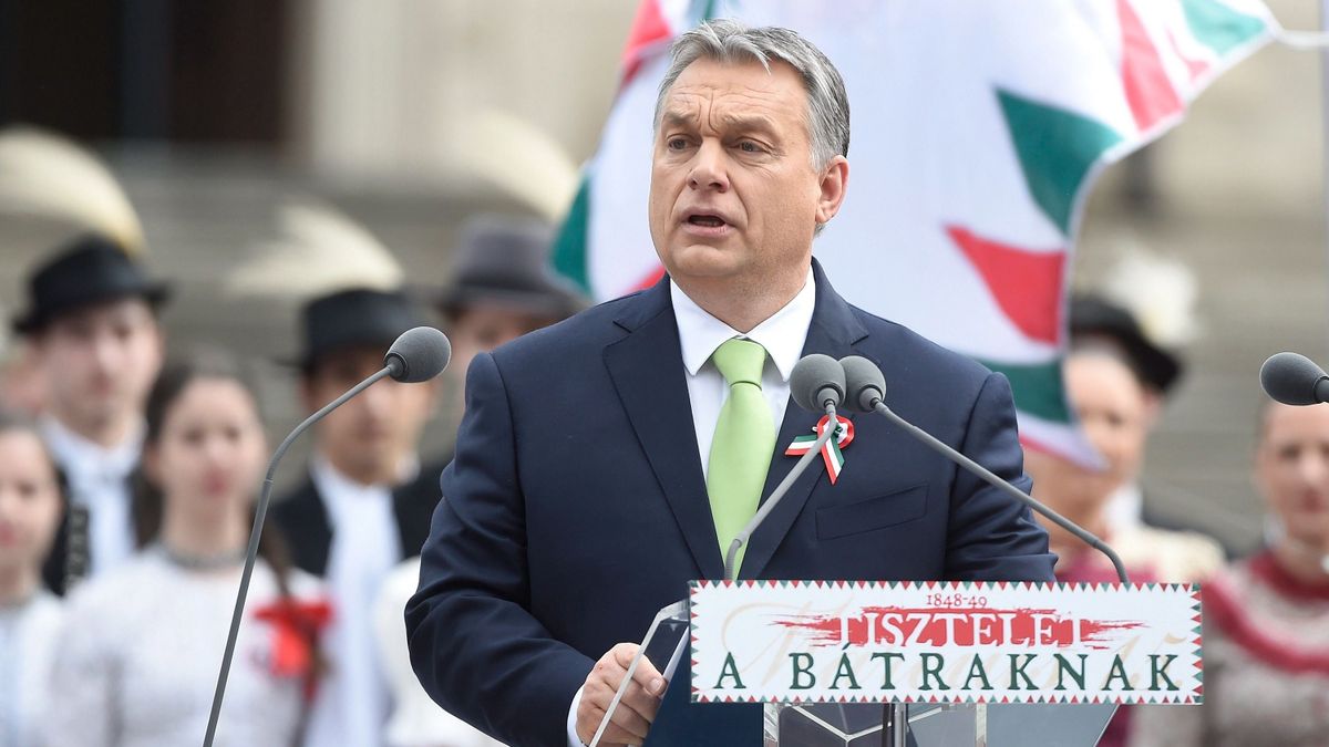 Orbán Viktor a Nemzeti Múzeumnál mond ünnepi beszédet