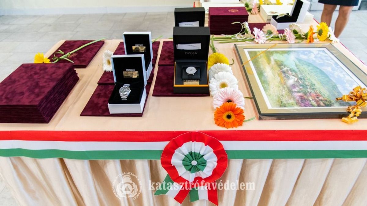 Díjakat vehettek át a Veszprém Vármegyei katasztrófavédők