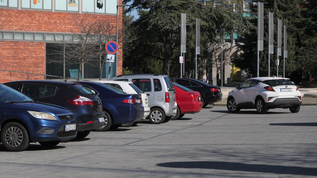 A határok fizikailag is végesek – az autó meg egyre több