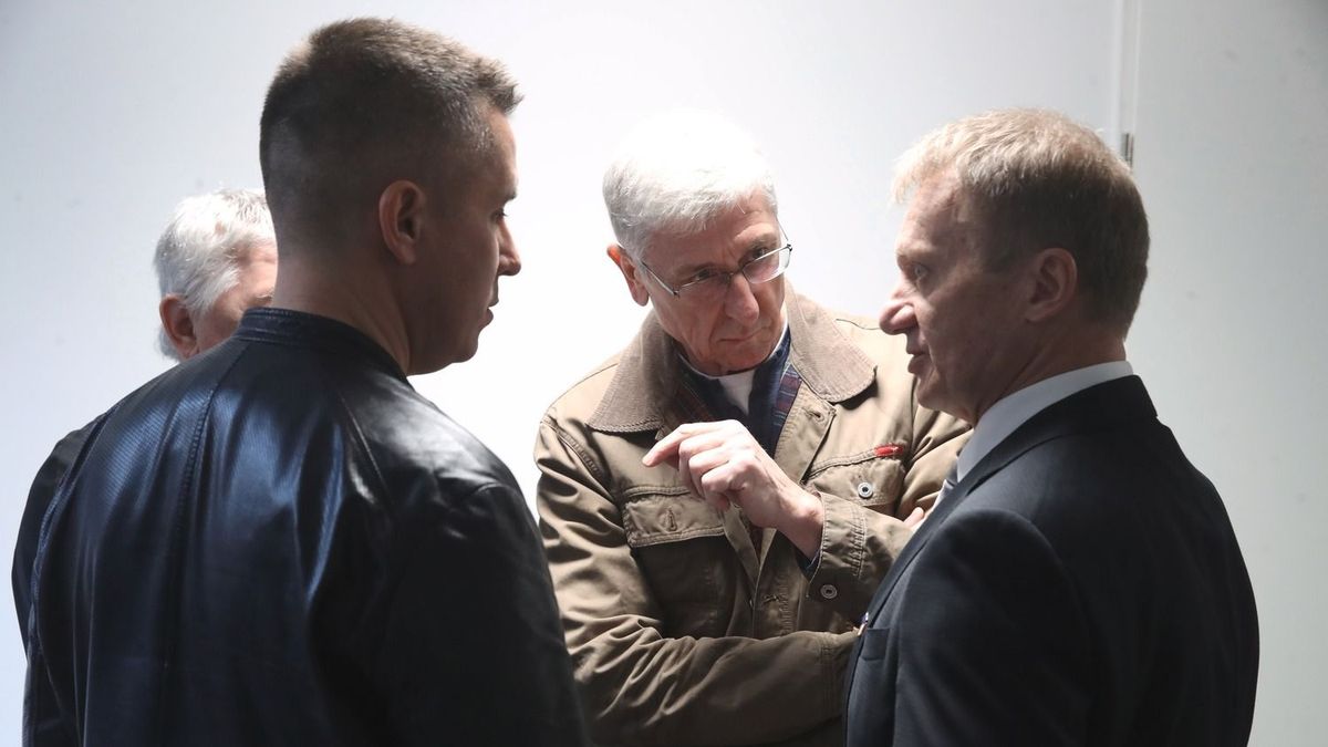 Nem mond le parlamenti mandátumáról Varju László és Fekete-Győr András