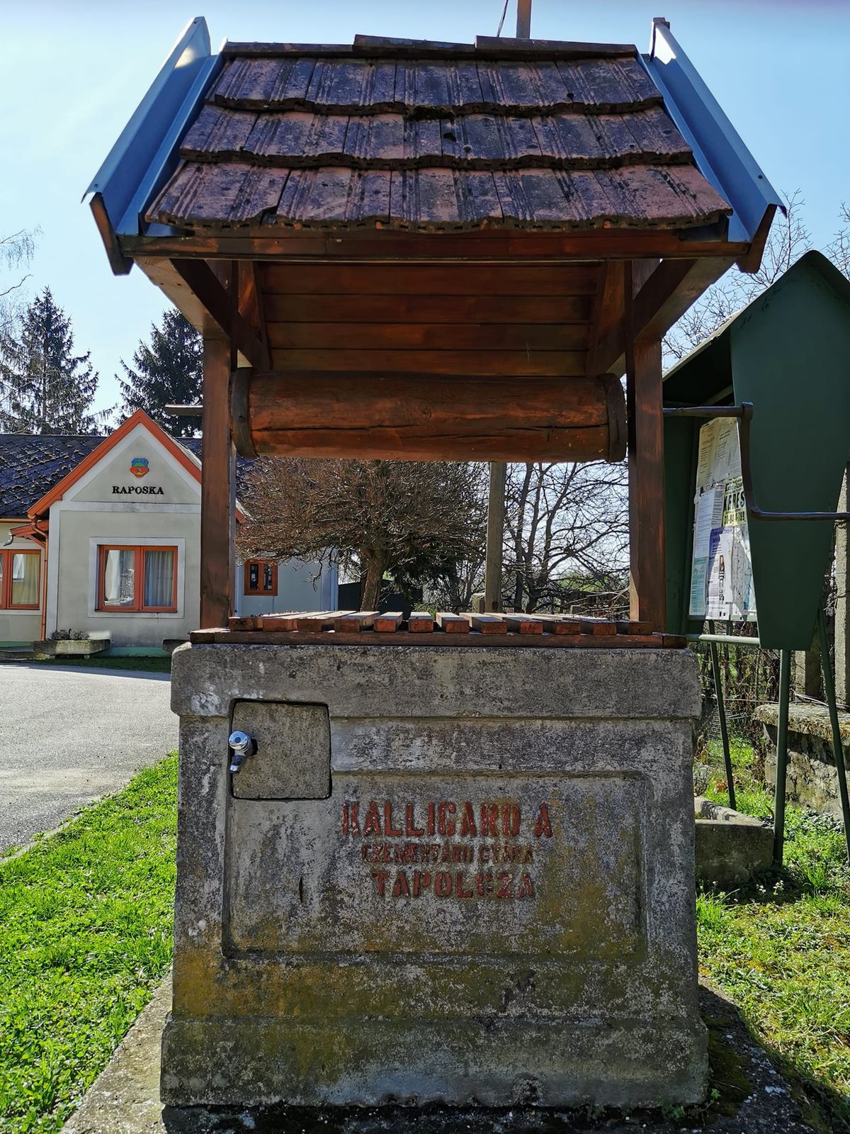 Kalligaro Angelo munkái ma is láthatók a Balaton-felvidéken, például a raposkai művelődési ház mellett