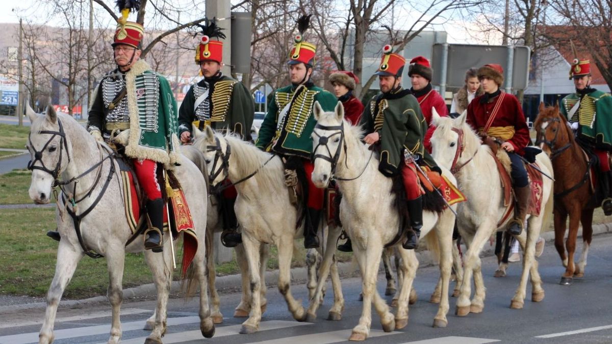 Őrzik a huszár és a lovas hagyományokat