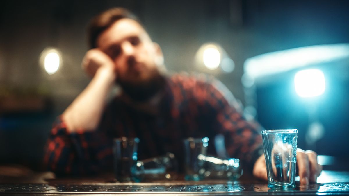 Csak egy italt akartak, felgyújtotta őket a pultos (videó)