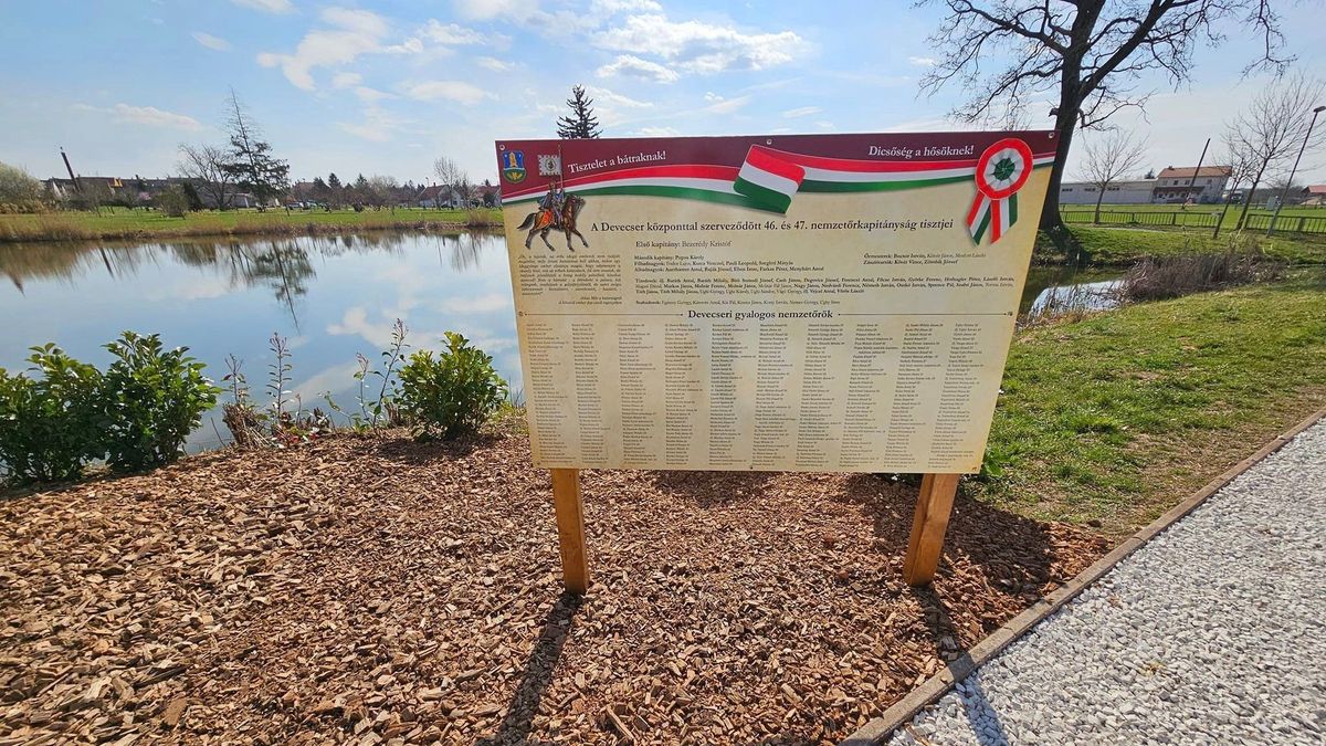Emléktáblát avattak