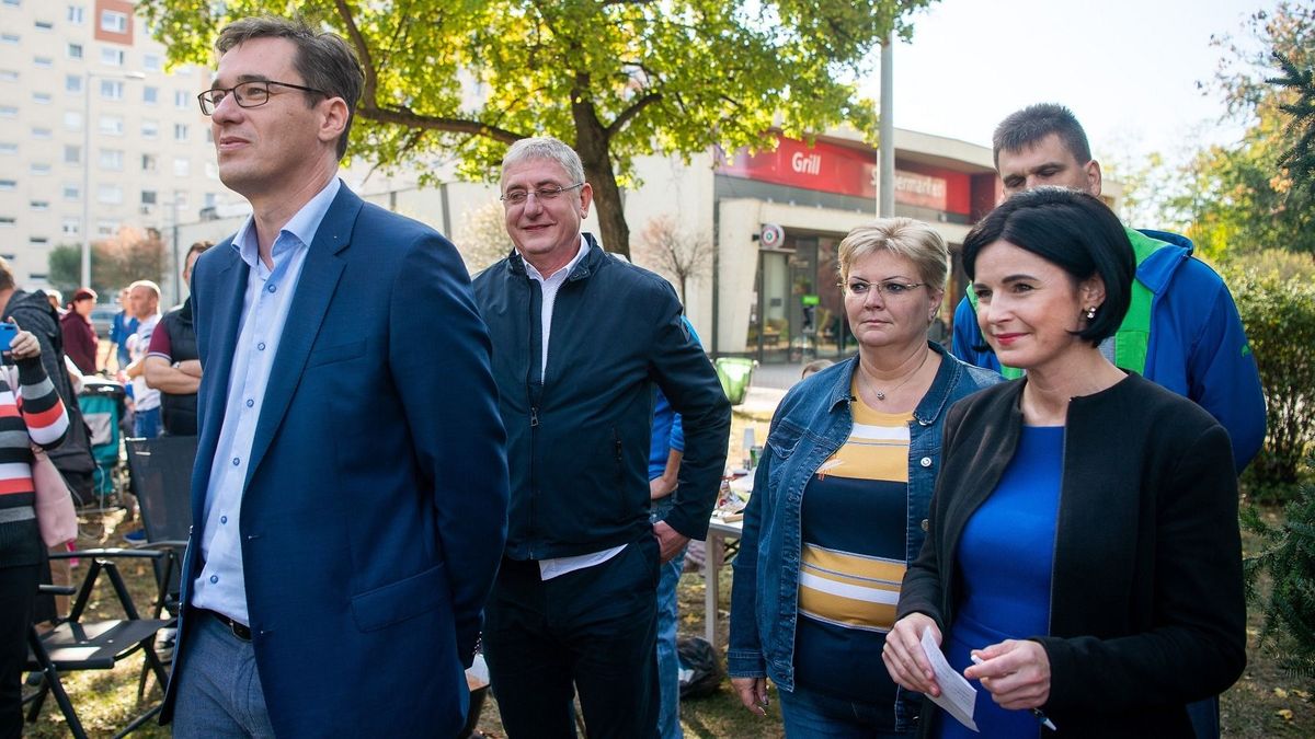 Eldőlt: közös listával indul a DK, az MSZP és a Párbeszéd