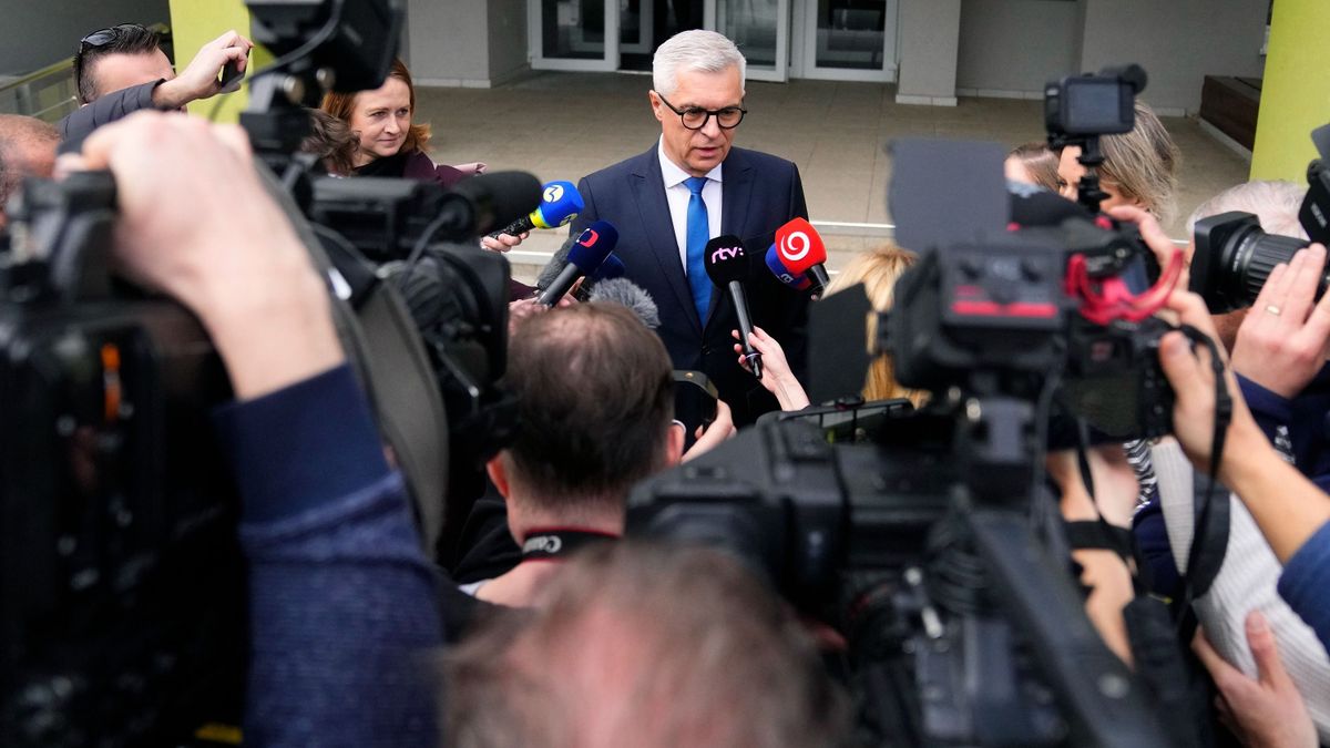 Szlovák elnökválasztás: Korcok vezet és Pellegrinivel kerül a második fordulóba