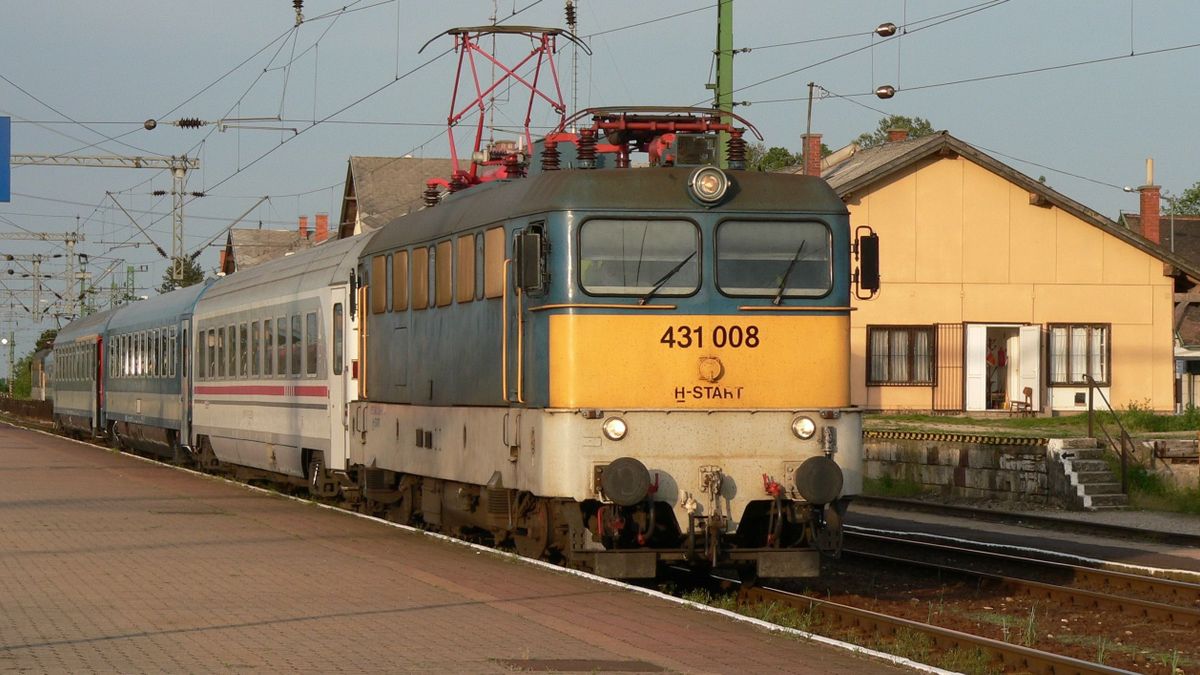 Váltómeghibásodás lassítja a dunántúli vonatok közlekedését