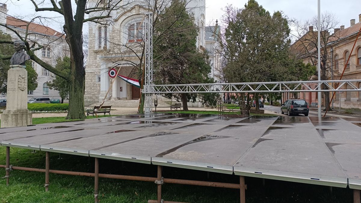 Változatos programokkal készülnek az ünnepi megemlékezésre Pápán
