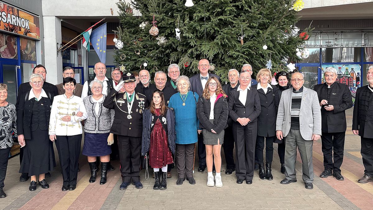 Veszprém után Debrecenben is ünnepelt az '56-os szervezet