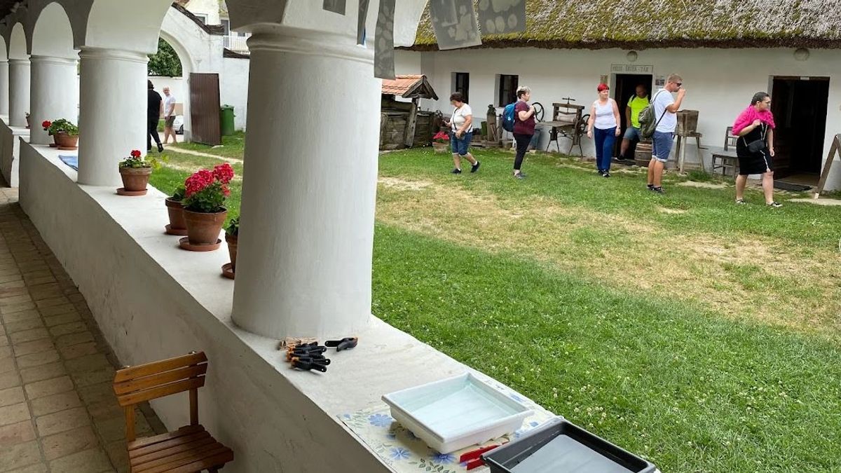 Bakonybéli hírek – új tetővel nyitott újra a tájház