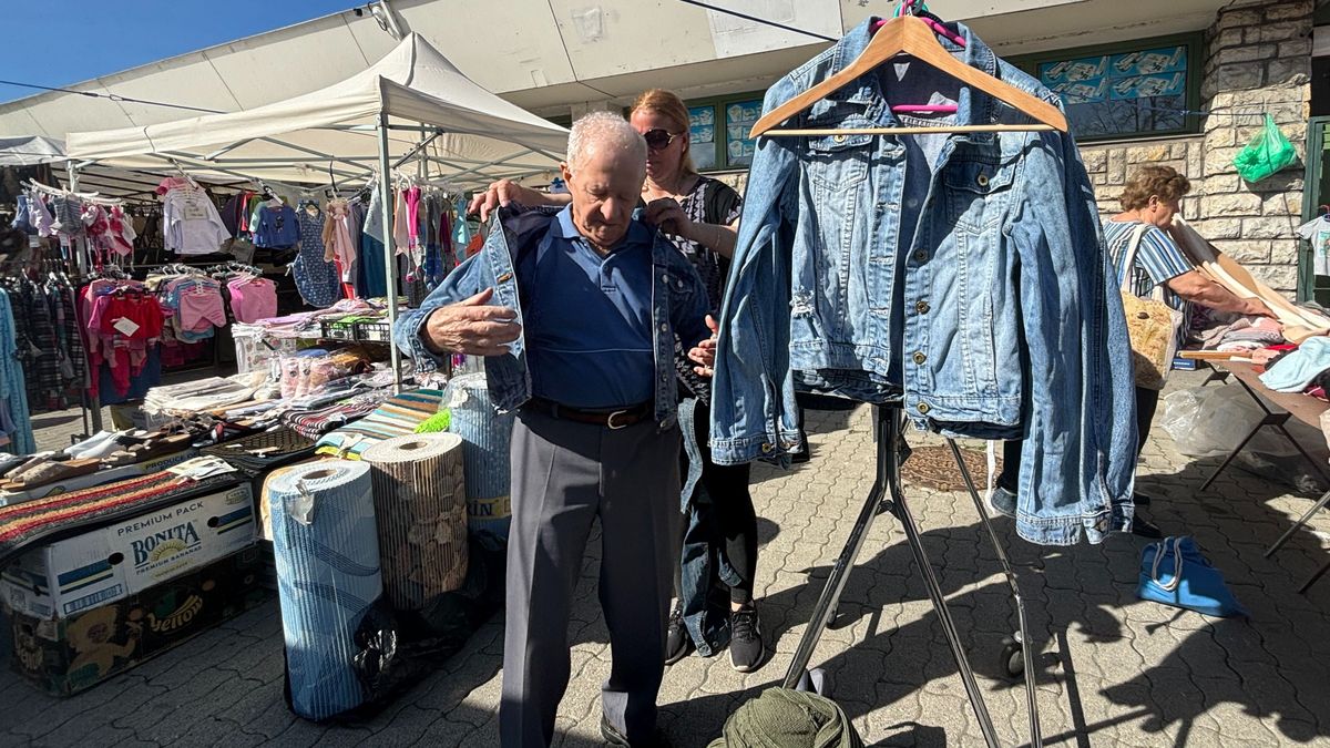 Hajnali négykor kelnek, hogy péntek reggel körbenézhessünk náluk a veszprémi piacon (képgaléria)