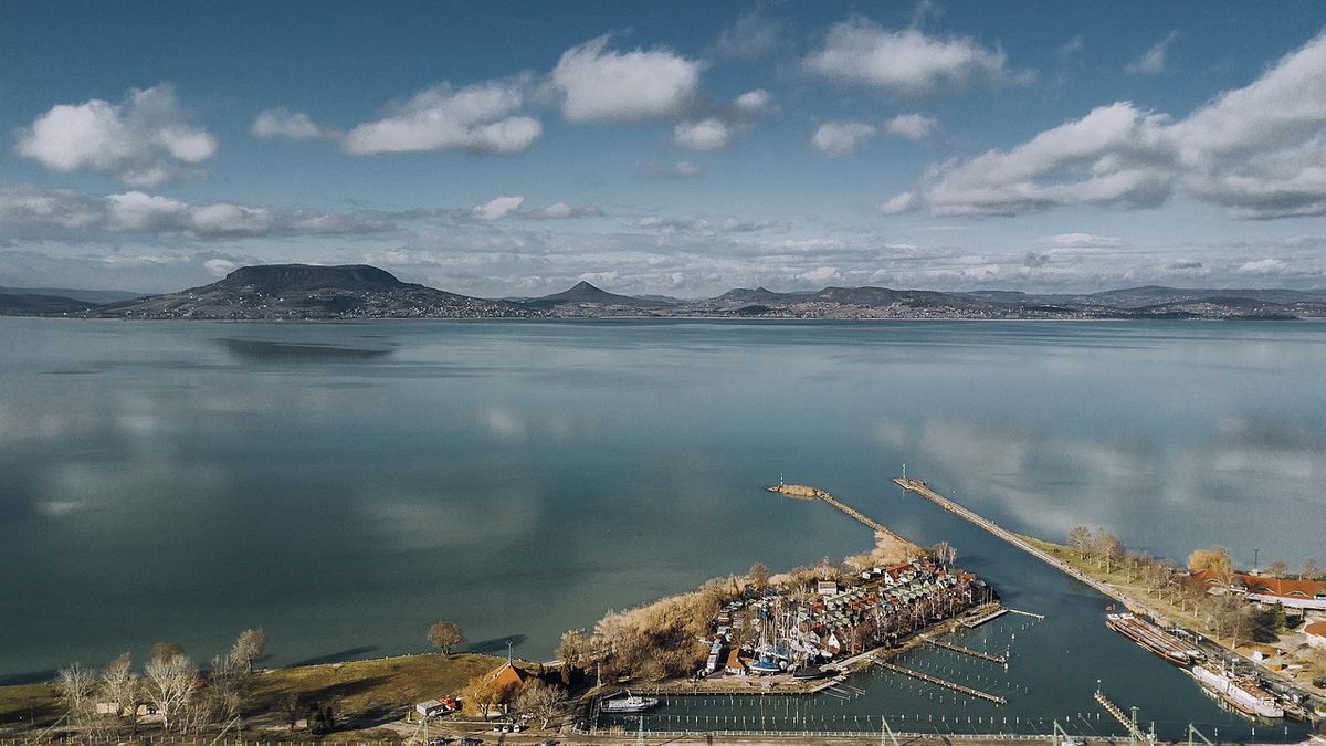 A Balaton vidékén áll a világ első Kossuth szobra