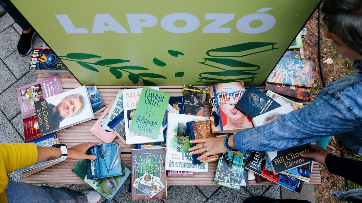 Veszprémben is feltöltött polcokkal várják a könyvrajongókat